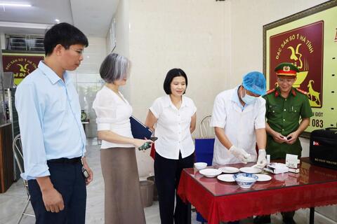 <a href="/tin-tuc-su-kien/an-toan-ve-sinh-thuc-pham" title="An toàn vệ sinh thực phẩm" rel="dofollow">AN TOÀN VỆ SINH THỰC PHẨM</a>