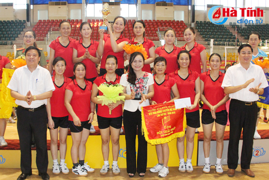 giai bong chuyen nu toan tinh lan thu viii thanh cong tot dep