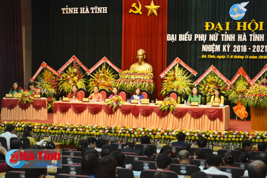 khai mac trong the dai hoi dai bieu phu nu ha tinh lan thu xv