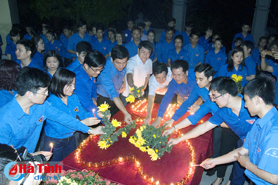 thap nen tuong nho tri an tong bi thu le duan
