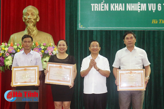 kien dinh trong tuyen truyen kip thoi dinh huong du luan xa hoi