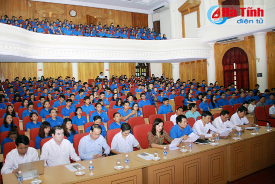 chu tich ubnd tinh gap mat doi thoai voi dvtn khoi co quan tinh