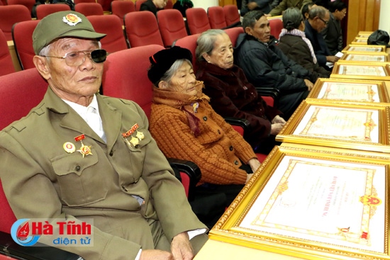 Thêm 63 mẹ được tặng, truy tặng danh hiệu 'Bà mẹ Việt Nam anh hùng'