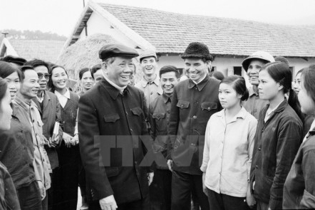 tu duy sang tao tam nhin chien luoc cua tong bi thu le duan voi cach mang viet nam