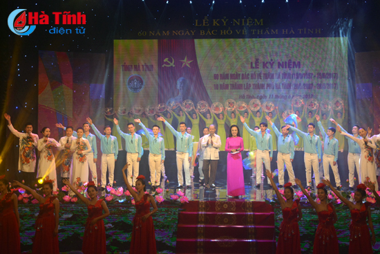 lang dong chuong trinh nghe thuat ha tinh mai nho loi nguoi