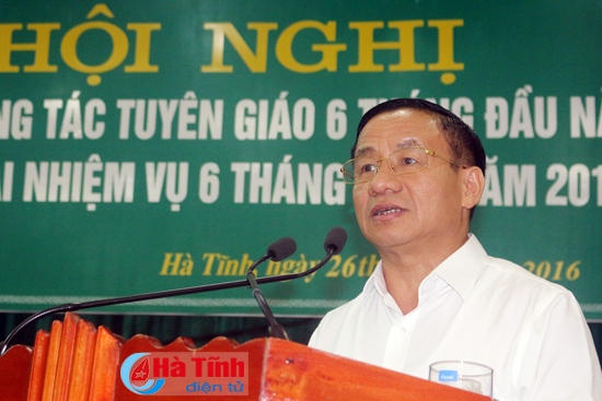 kien dinh trong tuyen truyen kip thoi dinh huong du luan xa hoi