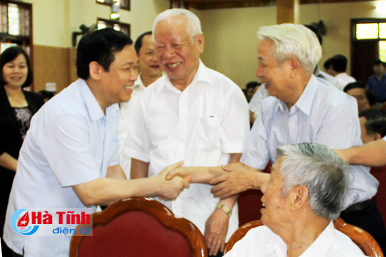 het long phuc vu xem quyen loi cua nhan dan la yeu cau toi thuong