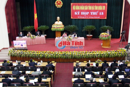 HĐND tỉnh nghe các báo cáo tờ trình, dự thảo nghị quyết quan trọng
