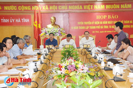 tap trung tuyen truyen ky niem 60 nam ngay bac ho ve tham ha tinh