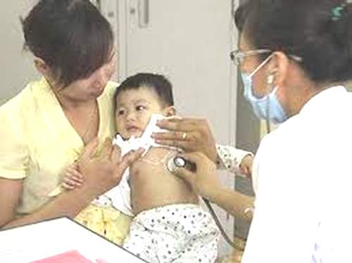Cách nhận biết trẻ viêm phổi 1