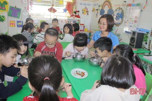 Hà Tĩnh siết chặt kiểm soát an toàn thực phẩm học đường