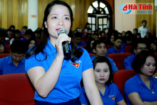 chu tich ubnd tinh gap mat doi thoai voi dvtn khoi co quan tinh
