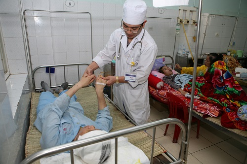 Thầy thuốc và người bệnh đều cần thay đổi để hướng tới sự hài lòng từ hai phía