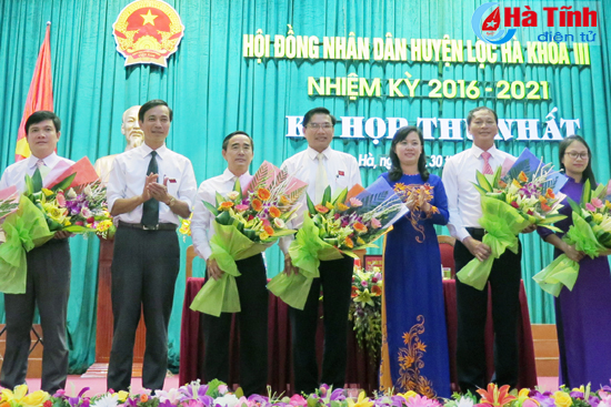 cac dia phuong kien toan chuc danh chu chot hdnd ubnd