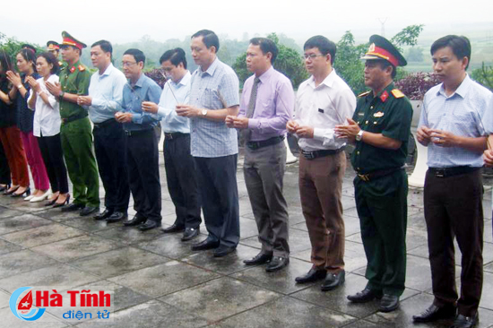 dang huong tuong niem co tong bi thu tran phu