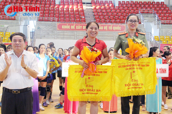 giai bong chuyen nu toan tinh lan thu viii thanh cong tot dep