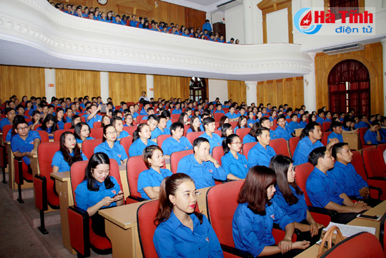 chu tich ubnd tinh gap mat doi thoai voi dvtn khoi co quan tinh