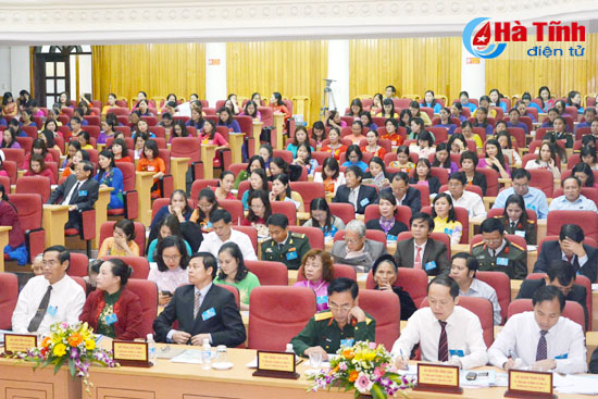 xay dung hinh anh phu nu ha tinh tu tin tu trong trung hau dam dang