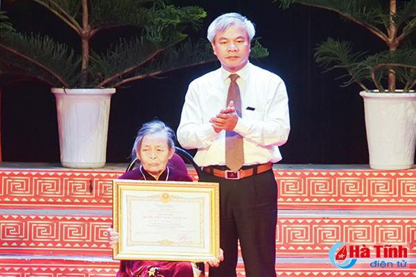 ha tinh nhin lai nhung su kien noi bat nam 2017