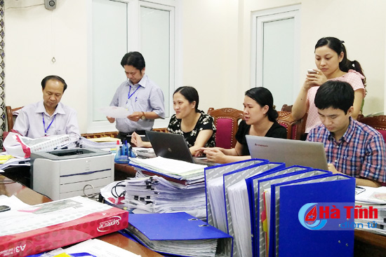 ha tinh khan truong tien hanh cong tac kiem phieu bau cu
