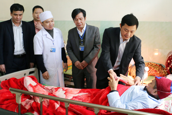 thuong truc 24 24h phuc vu benh nhan nhung ngay tet