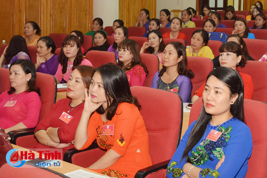 xay dung hinh anh phu nu ha tinh tu tin tu trong trung hau dam dang