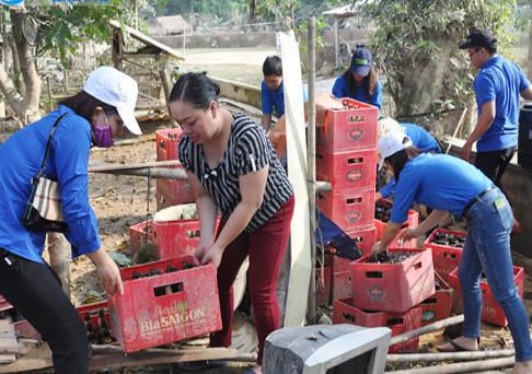 nhan len tinh nguoi trong hoan nan