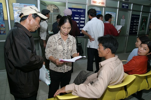 huong-dan-thanh-toan-tien-kham-benh-BHYT-giua-cac-benh-vien-cung-hang