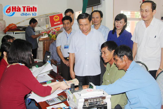 ha tinh bat dau chi tra tien den bu thiet hai do su co moi truong