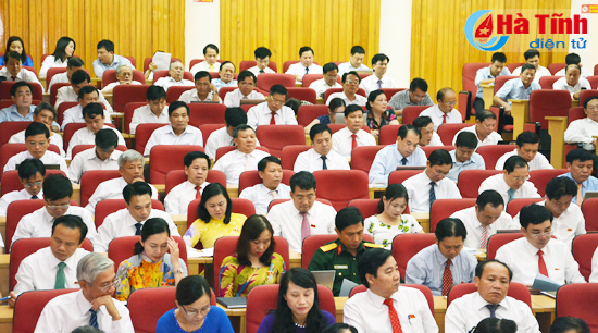 nghe bao cao tinh hinh kt xh 6 thang va cac to trinh cua ubnd tinh