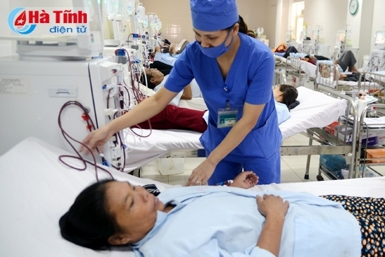 Thông tuyến KCB BHYT: Người bệnh vui, bệnh viện... lo!