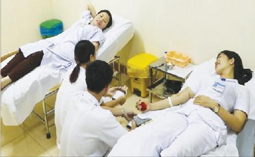 Các thành viên ngân hàng máu sống BVĐK Hà Tĩnh.