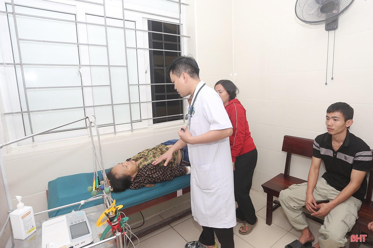 Giữa những ngày Xuân đoàn viên, sự tận tâm và tinh thần trách nhiệm của các “chiến sĩ áo trắng” đã góp phần mang lại sự bình yên cho người bệnh, để Tết nơi bệnh viện vẫn đong đầy nghĩa tình và hy vọng.