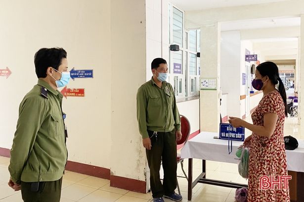 Các cơ sở y tế Hà Tĩnh siết chặt giải pháp ngăn dịch Covid-19 xâm nhập