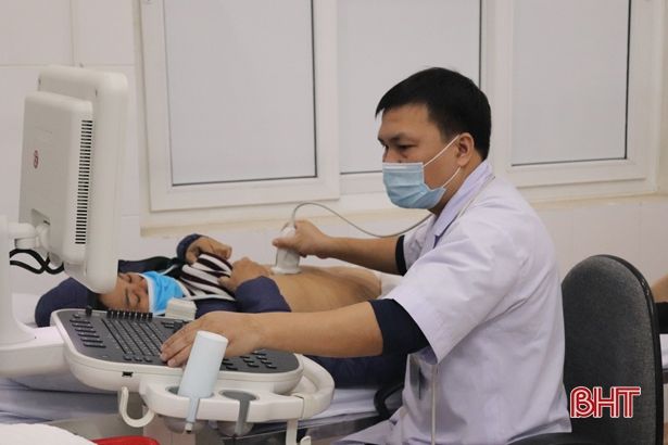Bệnh viện tuyến huyện đầu tiên ở Hà Tĩnh khám BHYT vào ngày thứ 7