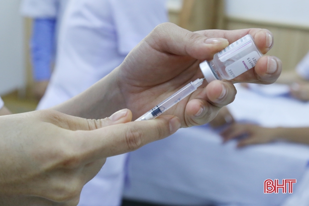 Tiêm phòng COVID-19 ở Hà Tĩnh: Vắc-xin tốt nhất là vắc-xin được tiêm sớm nhất