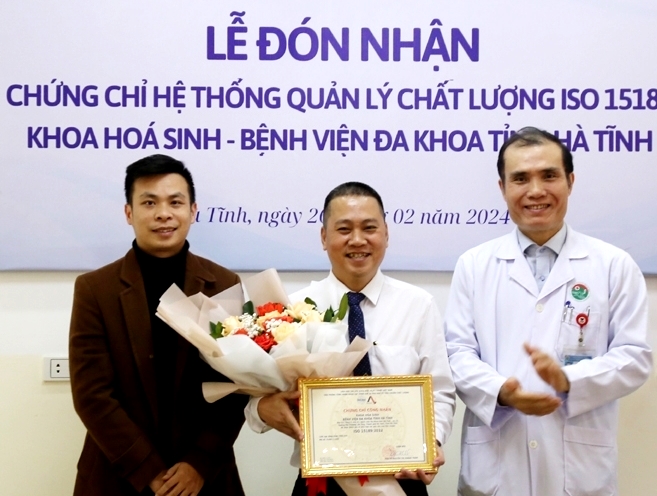 Đơn vị đầu tiên ở Hà Tĩnh đạt tiêu chuẩn ISO 15189 trong xét nghiệm y tế