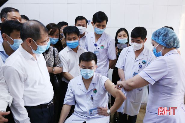 Công đoàn đồng hành cùng y, bác sỹ Hà Tĩnh trong cuộc chiến chống dịch