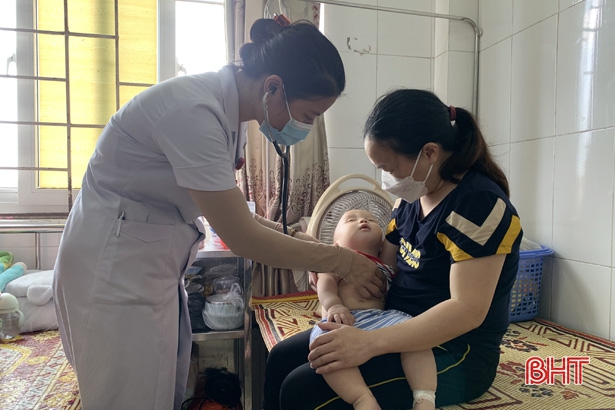 Hà Tĩnh: Trẻ em nhập viện do rối loạn tiêu hóa tăng cao