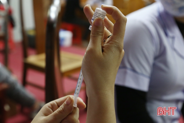 Hơn 35 ngàn người từ 16 đến dưới 18 tuổi trên địa bàn Hà Tĩnh sẽ hoàn thành tiêm vắc-xin mũi 2 trước ngày 25/12
