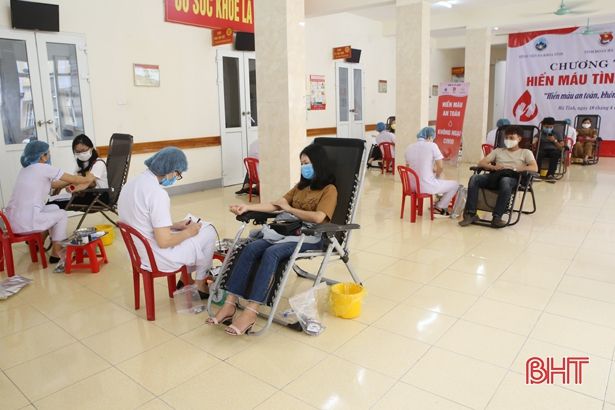 Tình nguyện viên Hà Tĩnh hiến 273 đơn vị máu phục vụ cứu chữa bệnh nhân