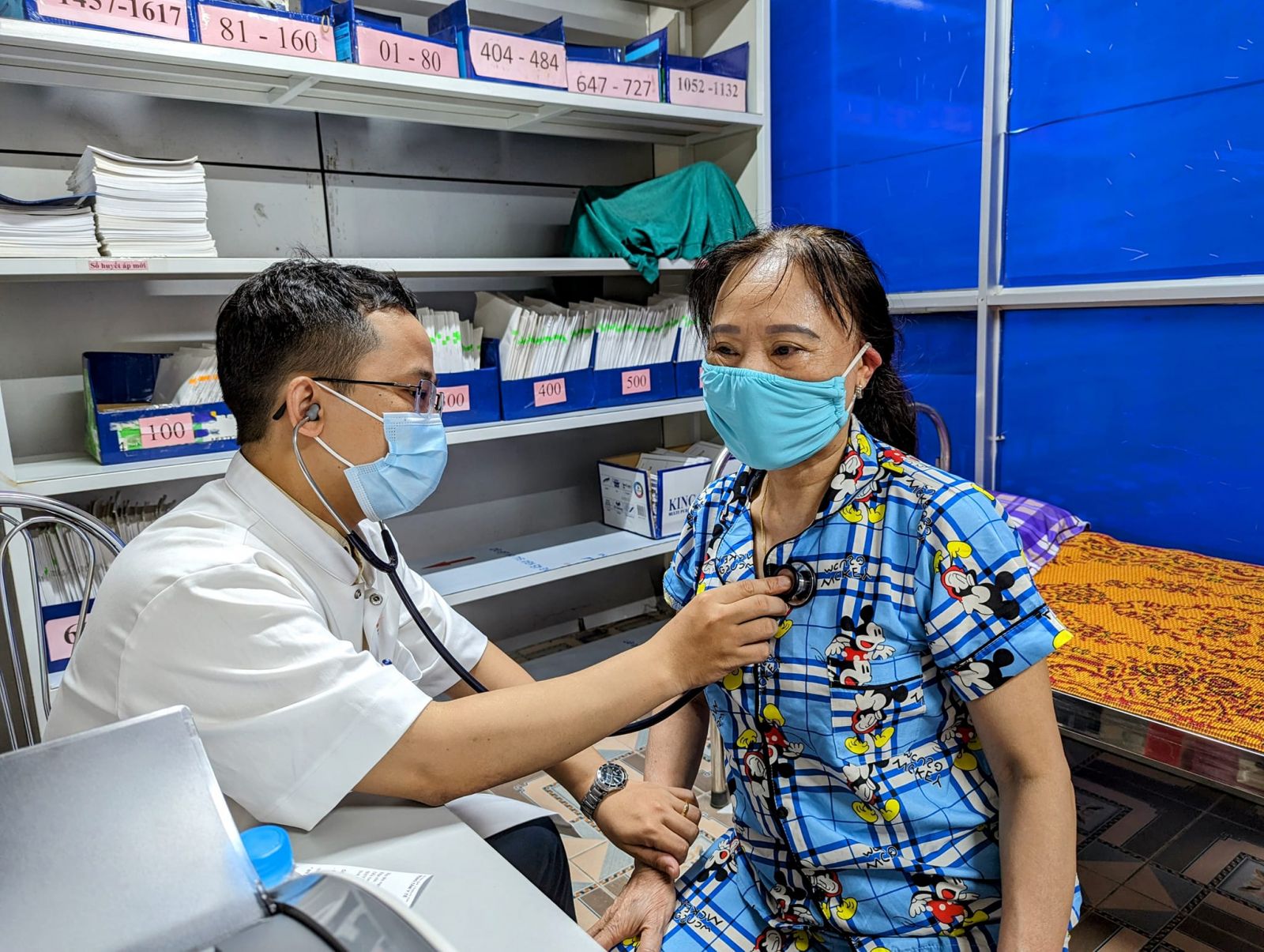 Bệnh viện Trung ương Huế khám, tư vấn bệnh tim mạch cho người dân Hà Tĩnh