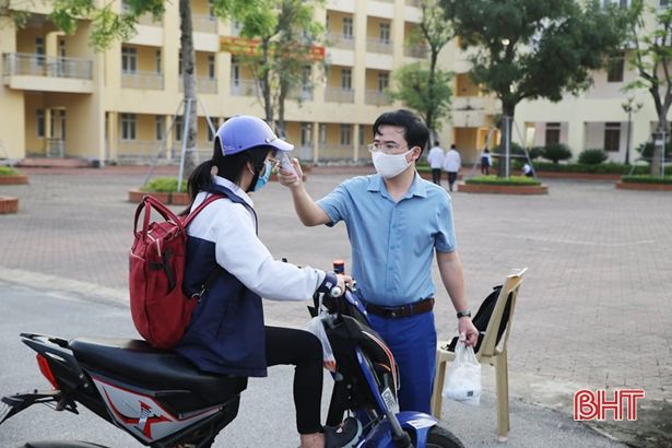 243.000 học sinh Hà Tĩnh “tựu trường” sau hơn 2 tháng tránh dịch