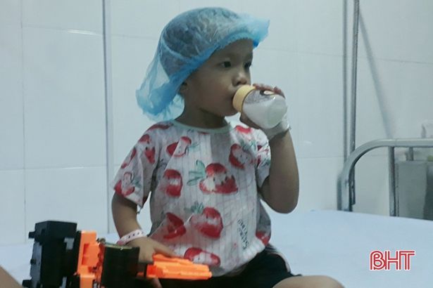 Bệnh viện Hà Tĩnh cứu sống bệnh nhi chấn thương sọ não nặng