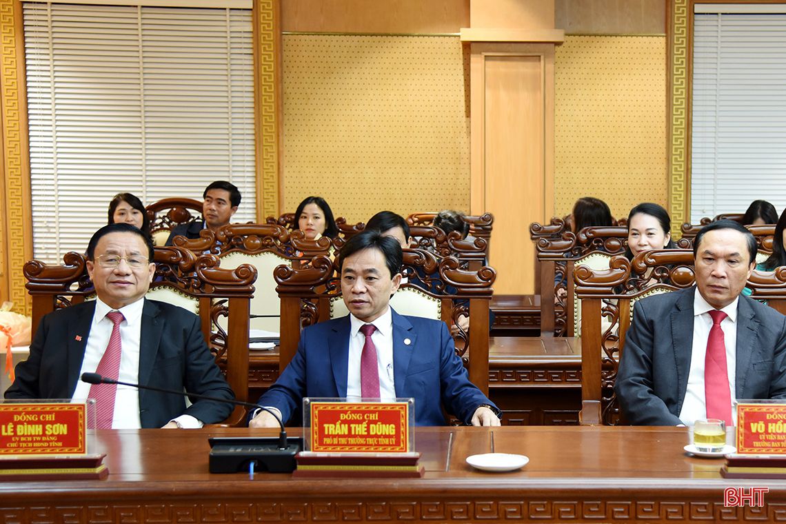 Hà Tĩnh công bố 5 quyết định của Ban Thường vụ Tỉnh ủy về công tác cán bộ