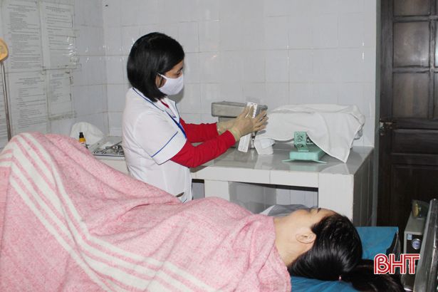 Thực hiện dịch vụ KHHGĐ tại trạm y tế, tạo đà cho mục tiêu giảm sinh ở Hà Tĩnh