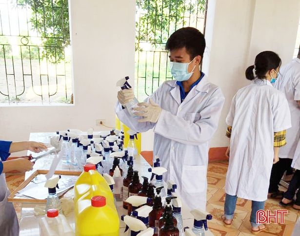 Các trường học Hà Tĩnh đồng loạt “sát khuẩn”, sẵn sàng đón hơn 48.000 học sinh