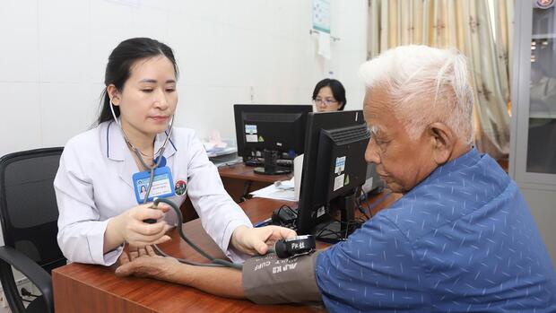 Chính phủ yêu cầu mỗi tỉnh, thành có ít nhất 1 bệnh viện lão khoa hoặc bệnh viện đa khoa có khoa lão khoa. la.jpg