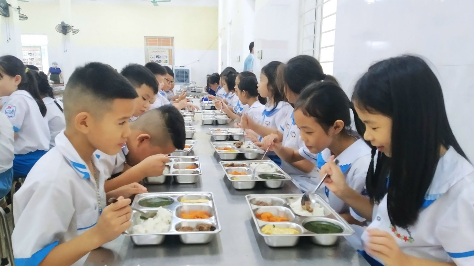 Chú trọng dinh dưỡng cho tuổi học đường