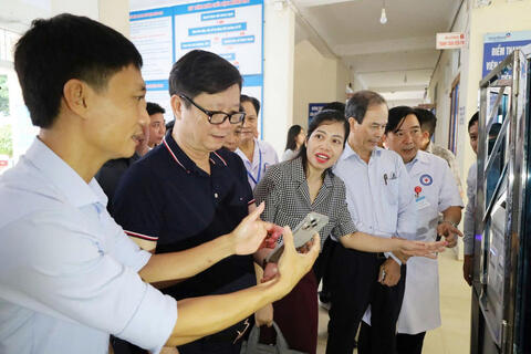<a href="/tin-tuc-su-kien" title="TIN TỨC - SỰ KIỆN" rel="dofollow">TIN TỨC - SỰ KIỆN</a>